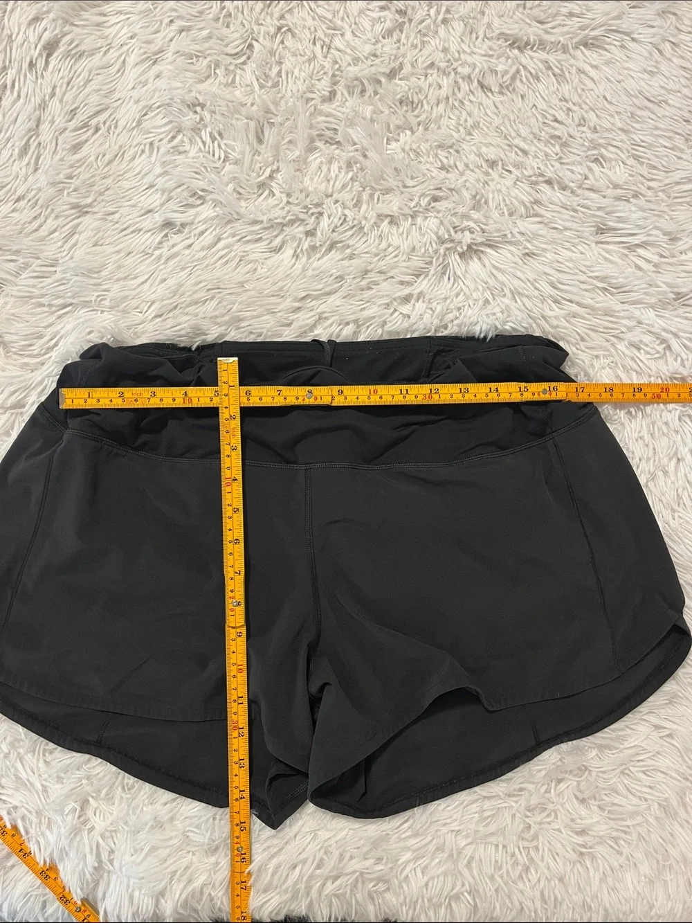 Lululemon shorts 16